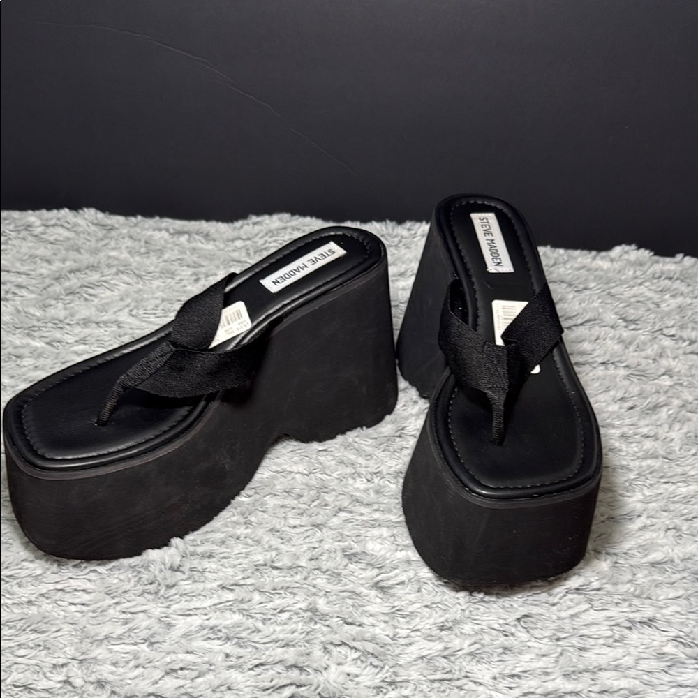 Steve Madden Gwen Black Platform Thong Sandals Flip Flops Size 9